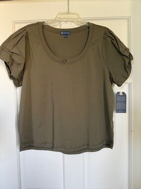 Democracy Olive Green Puff Sleeve Scoop Neck Tee